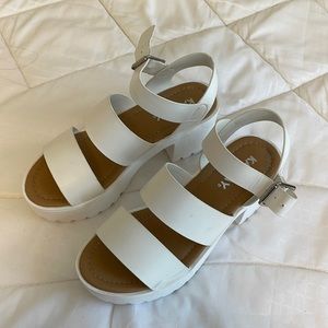 Women’s Sandals size 6